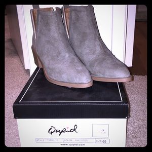 Quipid star booties Size 6.5 😁
